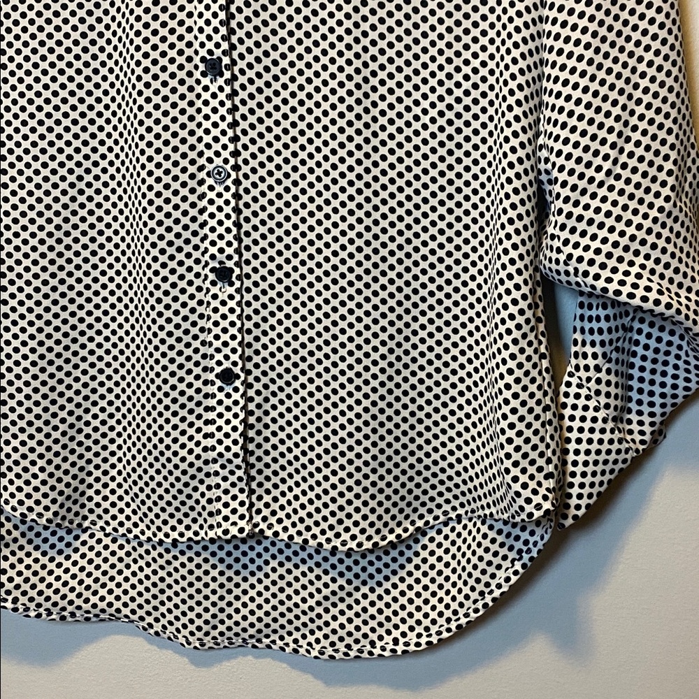 Express Boyfriend Button Up Shirt Women’s Small White Black Polka Dot Roll Tab - Picture 6 of 13